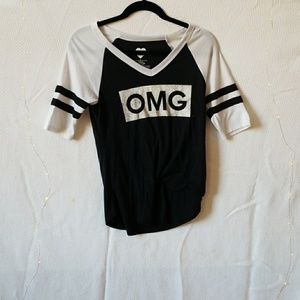 Black and white "OMG" tee